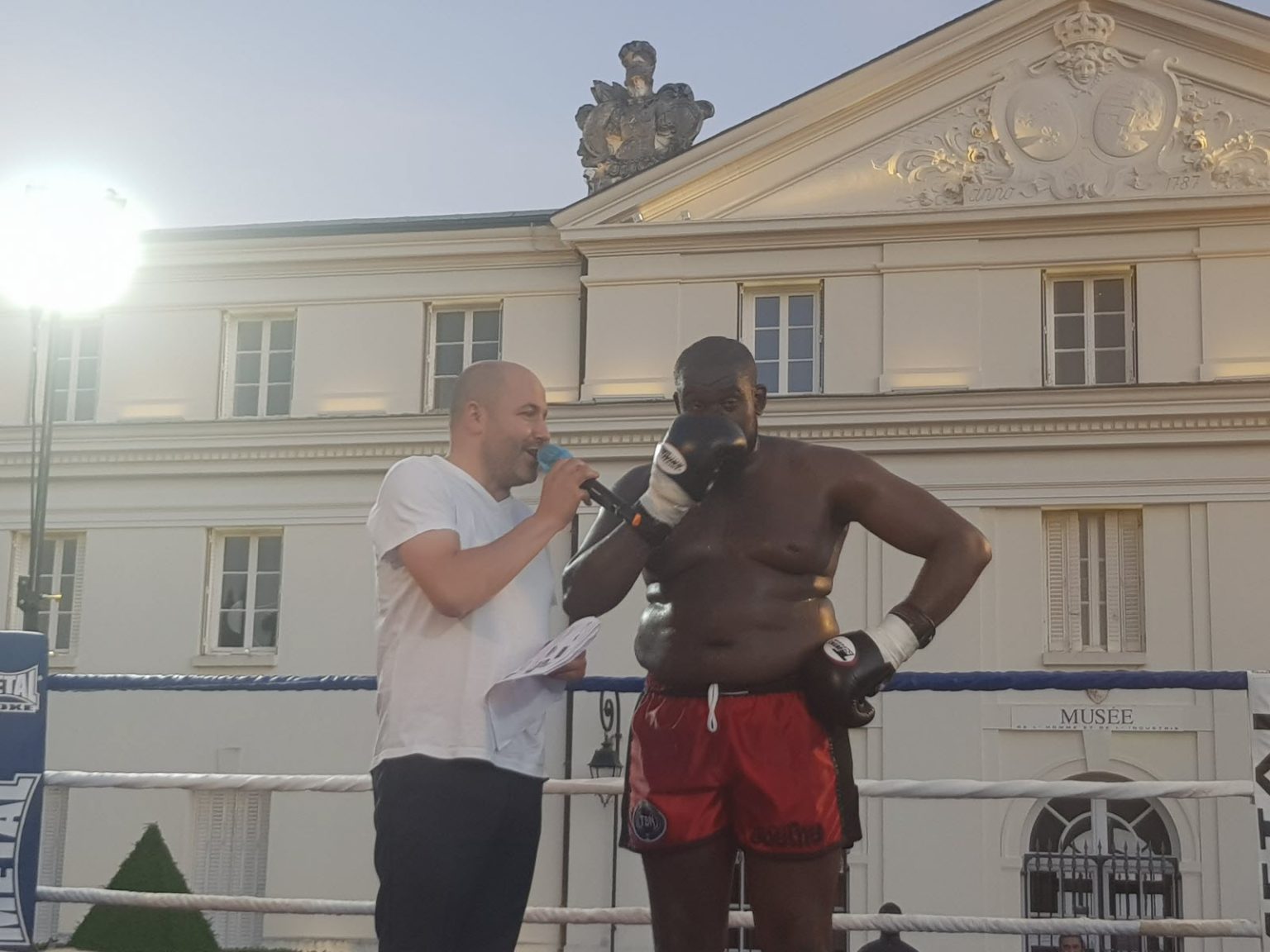découvrez la réaction de treach suite au ko violent d'egypt criss lors d'un combat de boxe intense. analyse exclusive et émotions au rendez-vous.